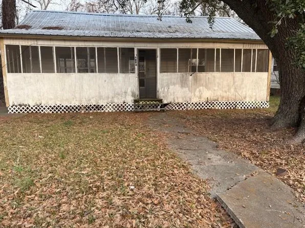 2110 Union St, Lecompte, LA 71346