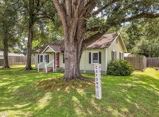 109 Oxford St, Tomball, TX 77375