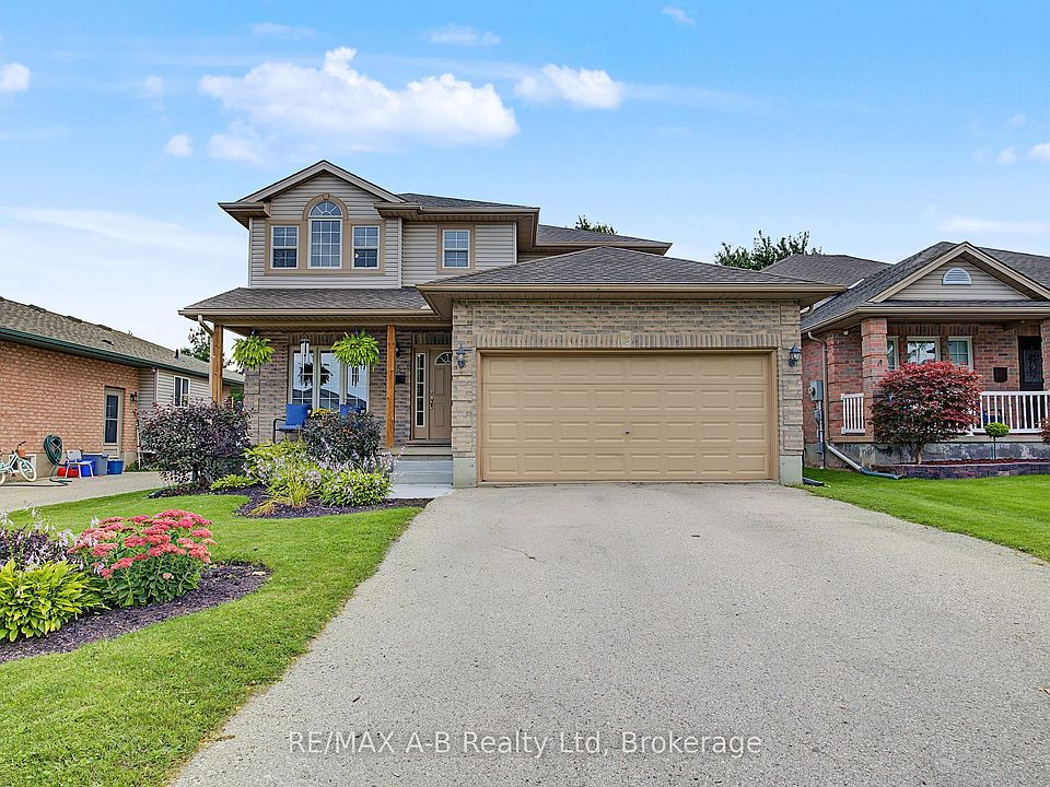 1st image of 15 Cook Cres