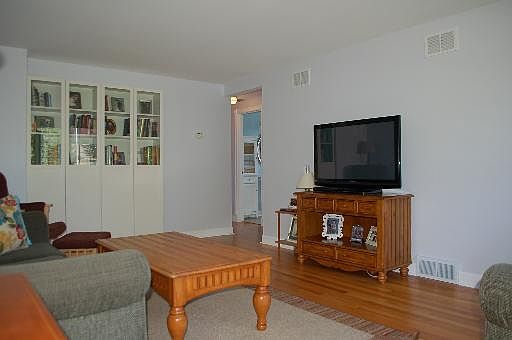4th image of 6901 W 175th St