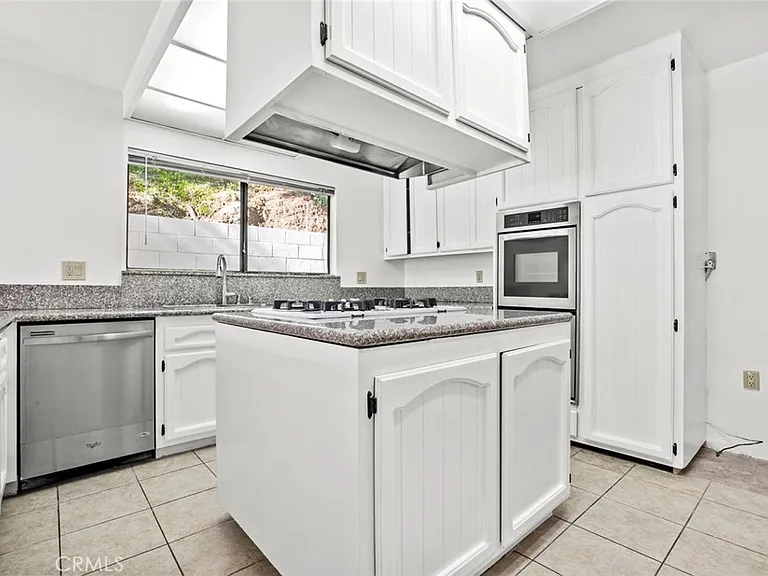 1321 Greenbriar Rd — Photo 14