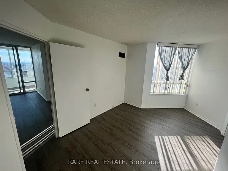 550 Webb Dr #905 — Photo 10