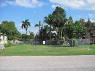 245 Apple Ave, Pahokee, FL 33476