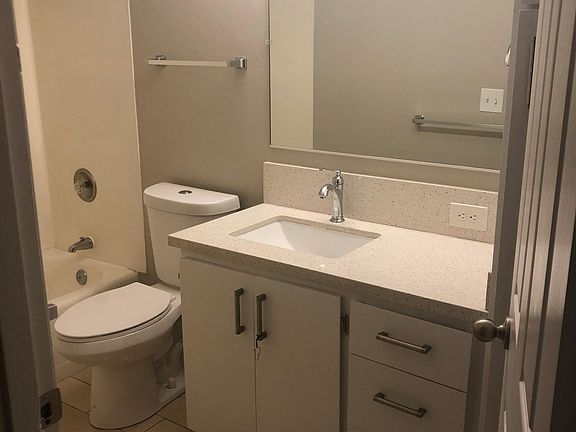 5th image of 419 19th Ave E APT 1