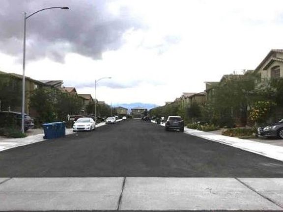 Exterior Neighborhood (street photo)