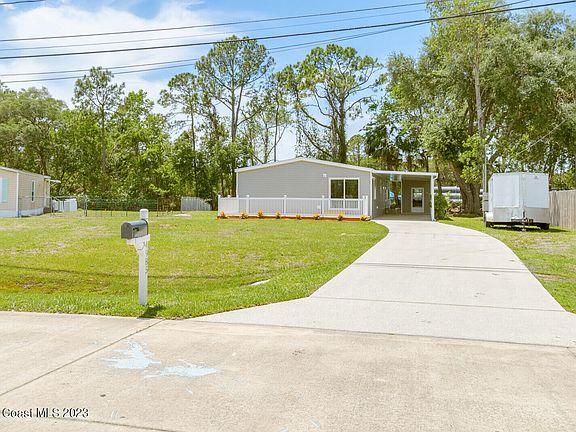 3rd image of 4985 Cambridge Dr