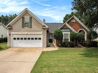 864 Nichols Landing Ln, Dacula, GA 30019