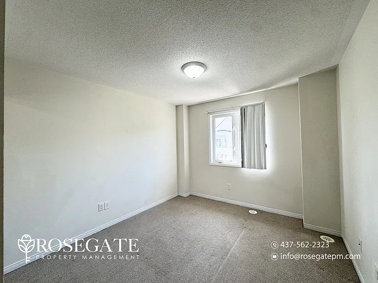 60 Fairwood Cir #130 — Photo 15