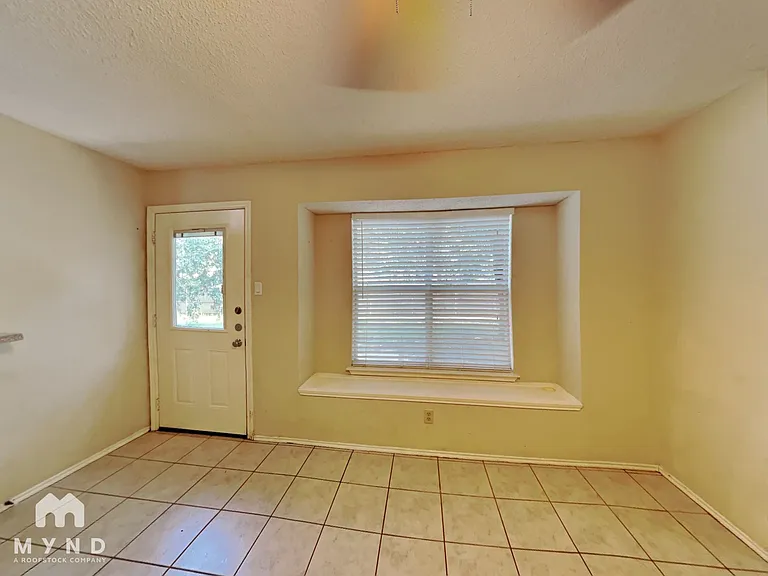 3205 Meadowview Dr — Photo 9