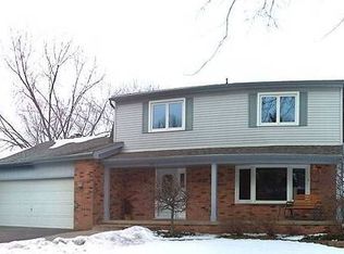 8841 Mission Dr, Brighton, MI