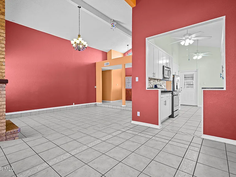 4805 Maureen Cir — Photo 11