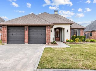 218 Cedar Grove Dr, Youngsville, LA 70592