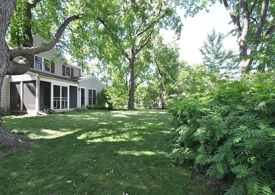 2nd image of 105 Ashley Rd