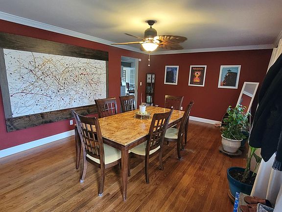 3rd image of 4837 Bromfield Ave