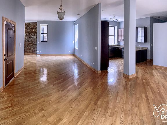 3rd image of 4725 S Michigan Ave #3