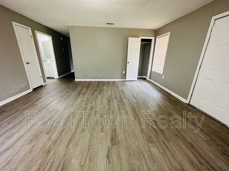 715 Ayers St — Photo 3