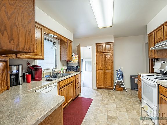 5th image of 2235 Fox Dr