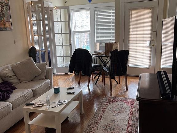 3rd image of 13003 Larchmere Blvd APT 2