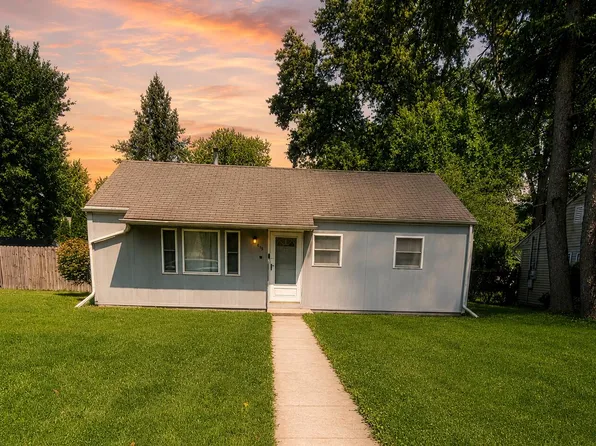 415 S 16th St, Chesterton, IN 46304