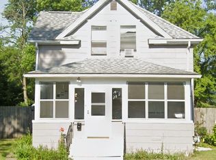 909 Blaine Ave, South Bend, IN 46616