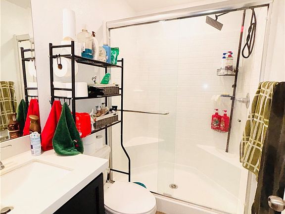 5th image of 32770 Shorecrest Way