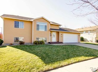 6201 W Jordan Dr, Sioux Falls, SD 57106