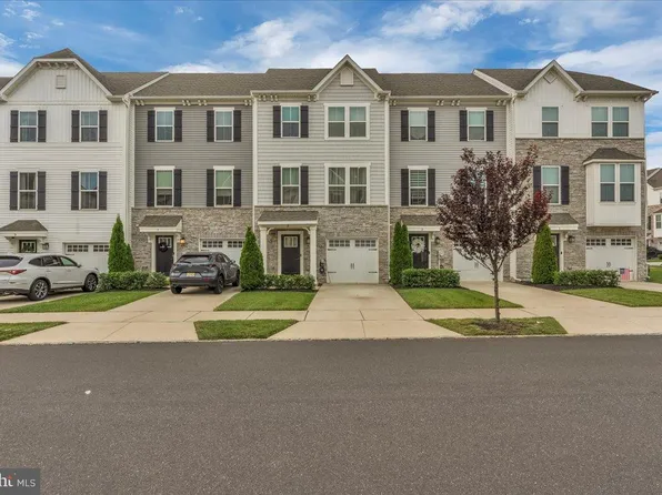 5 Kohlmyer Dr, Pennsauken, NJ 08110