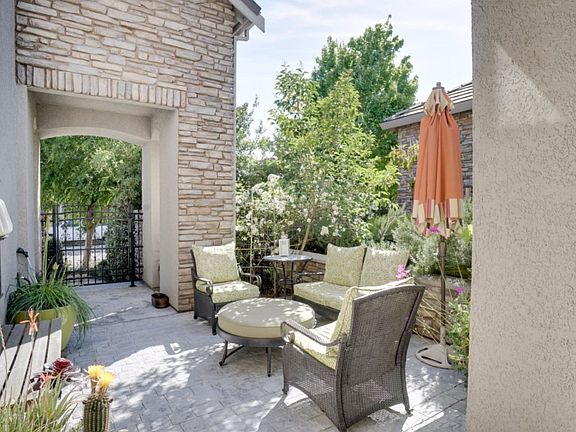 3rd image of 2838 Rogue River Cir