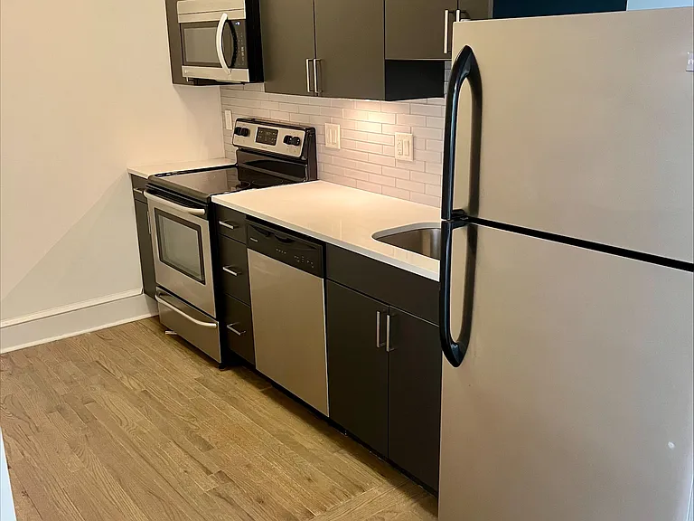 apt 208