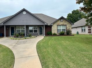 1211 Jeannie Ln, Muskogee, OK 74403