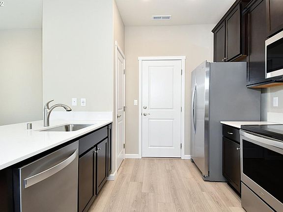 3rd image of 7045 NE 155th Pl