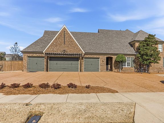 2nd image of 1301 Conser St