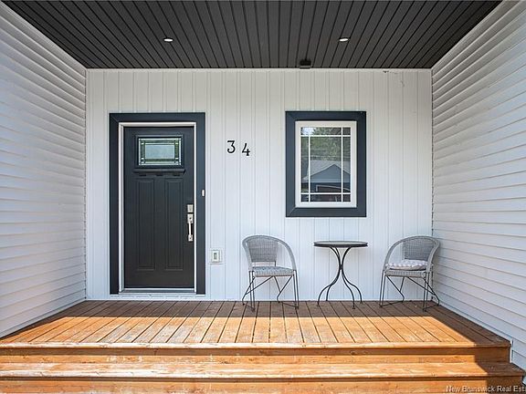 4th image of 34 McMaster Ave