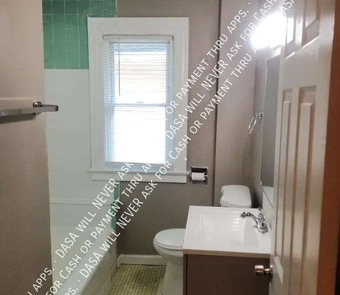 370 Melville St #UPPER — Photo 5