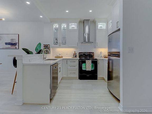 2nd image of 1 Leaside Park Dr #604