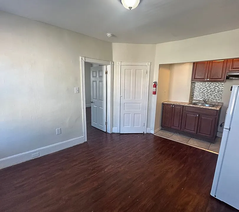 218 Walnut St