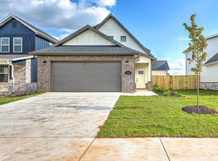 1710 W Broadway Pl, Rogers, AR 72758