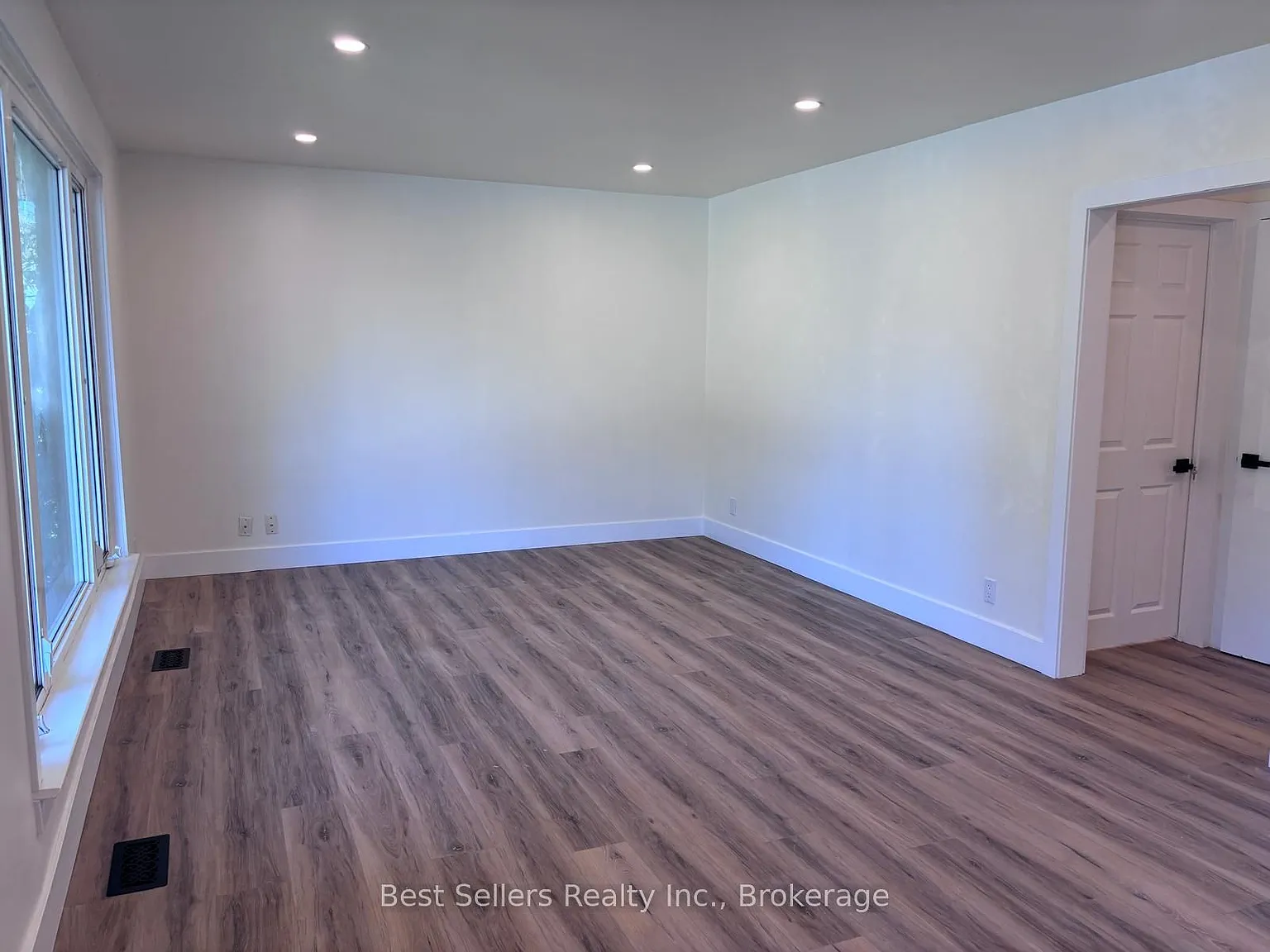 3 bed, $2,300 — Photo 3