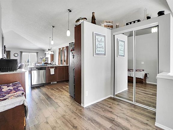 3rd image of 94 SW Inverness Park SE