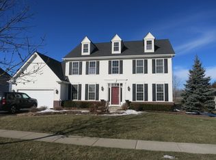 708 Fox Run Dr, Geneva, IL 60134