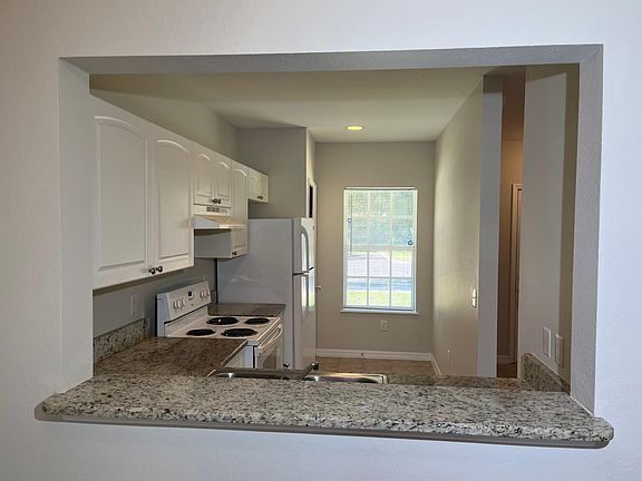 3rd image of 4271 Plantation Cove Dr