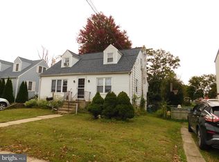 318 Mecray Ln, Maple Shade, NJ 08052