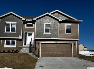 18076 Soldier St, Omaha, NE 68136