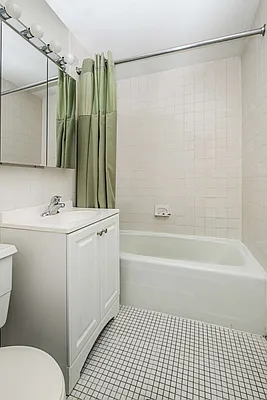 Rented by Compass | media 51