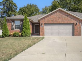 2303 W Bridlewood Trl, Ozark, MO 65721