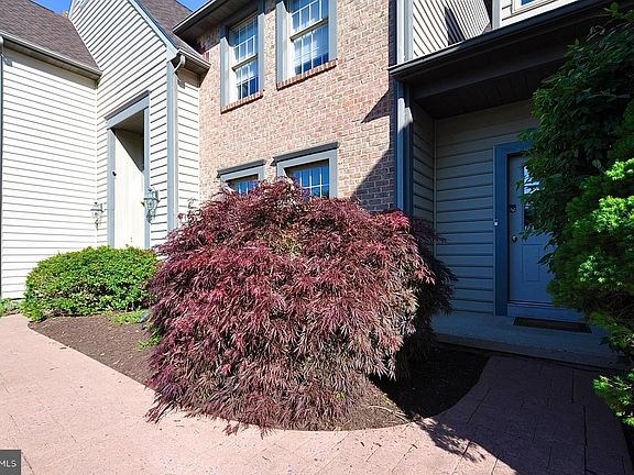 4th image of 101 Meadow Lark Ln