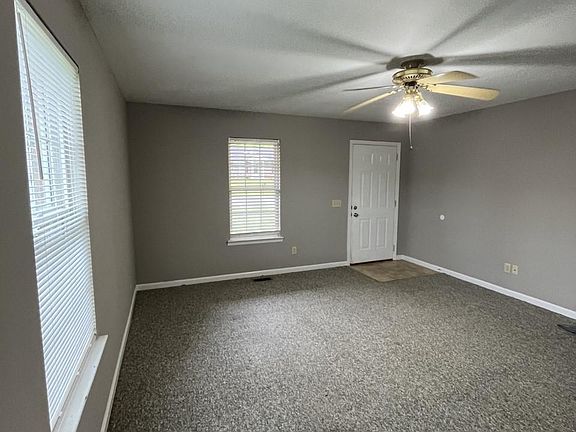 3rd image of 112 12th Ave NW #112