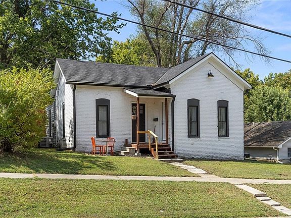 3rd image of 506 N Washington Ave