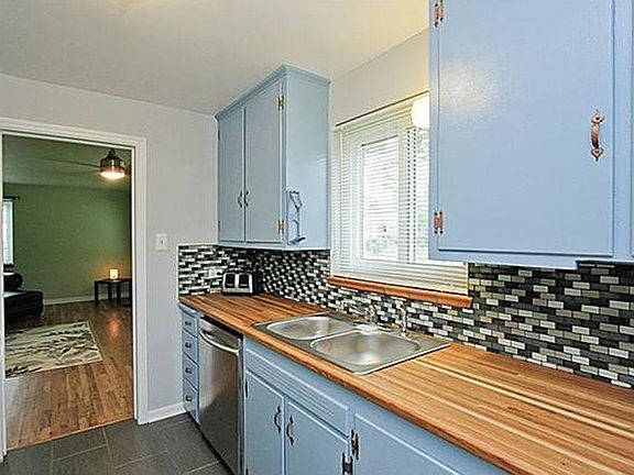 4th image of 348 S Canosa Ct