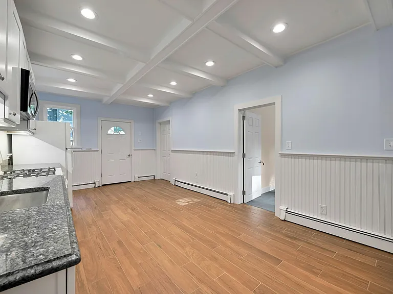 288 S Van Dien Ave #D — Photo 18